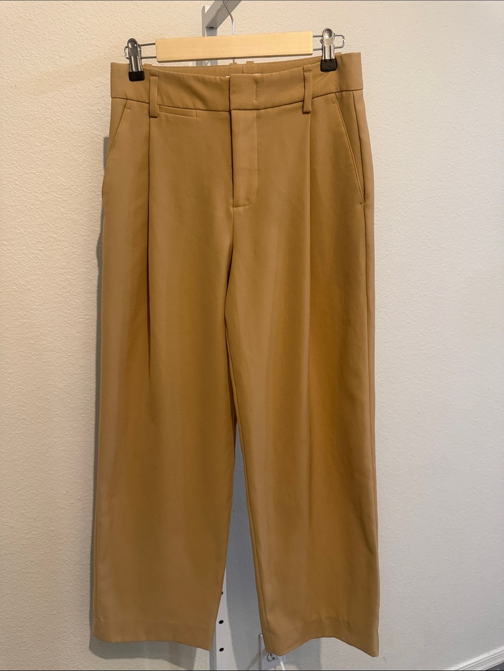 Vince Women’s Tailored Wide-Leg Dress Pants in Tan